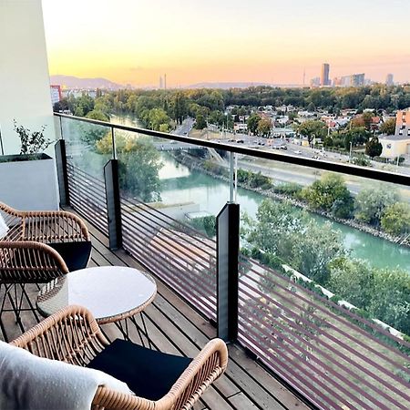 וינה Sunrise Above Sky With Rooftop Pool מראה חיצוני תמונה